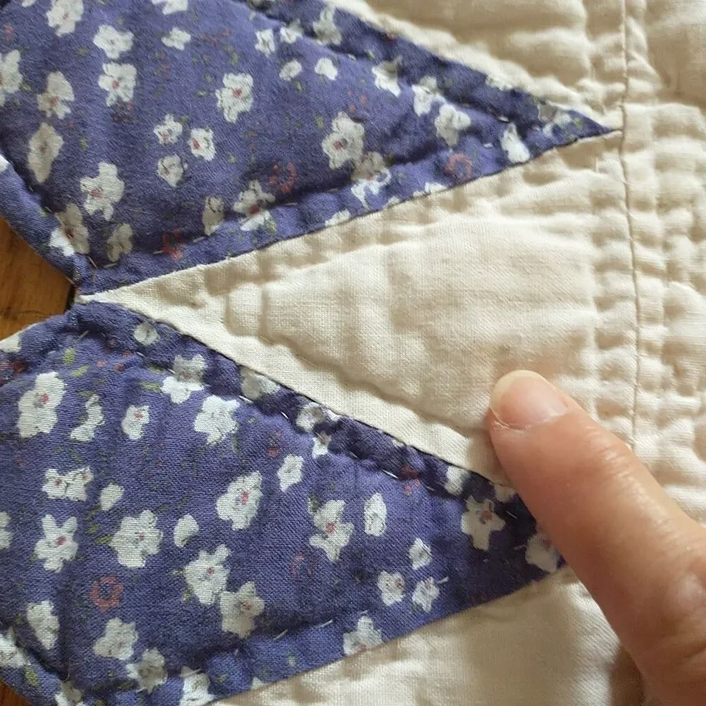 Vtg Dresden Plate Quilt Handmade Cotton Scalloped Edge Floral Rectangle 86x96